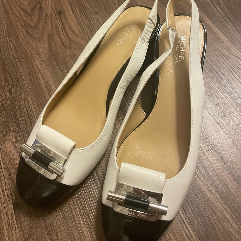 Michael Kors heeled flats size 7